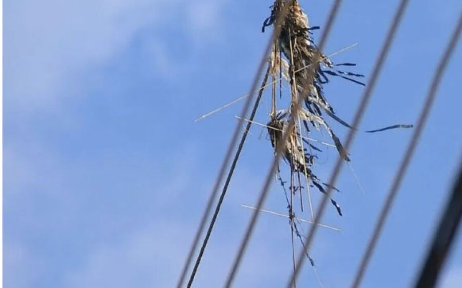 Pipas e fiação elétrica não combinam; veja quais são  os riscos à população