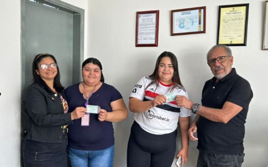 Detran entrega das primeiras habilitações do programa CNH MS Social em Dourados