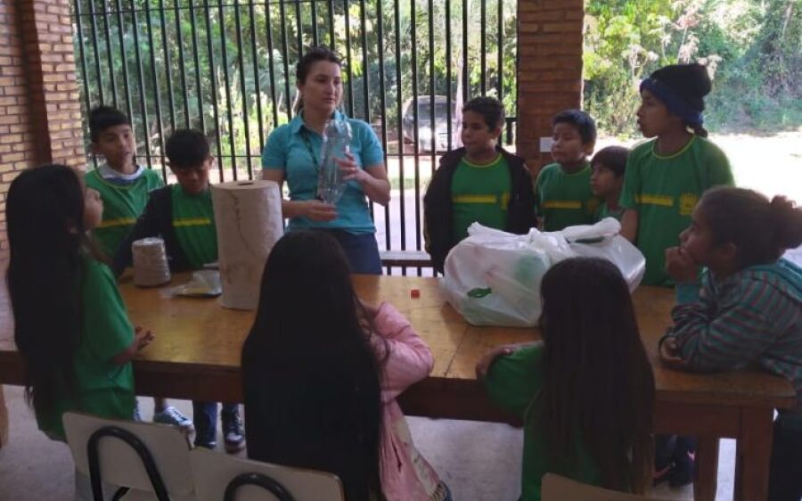Povo do mel: para preservar cultura e língua indígena Ofaié, estudantes criam abelhas em aldeia