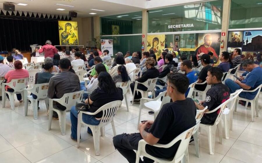 De A a Z: semana começa com 3.913 oportunidades de emprego, de analista financeiro a zelador