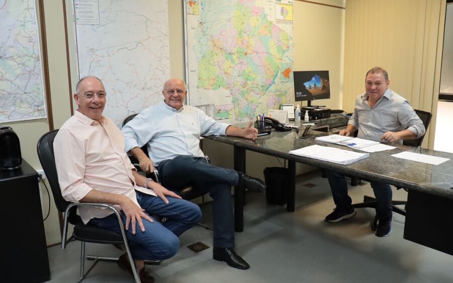 Prefeito Réus Fornari e Secretário Municipal de Obras, Ernani Fonseca, discutem projetos de para Rio