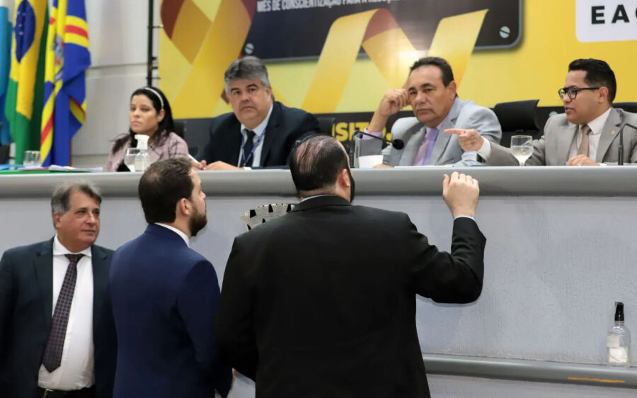 PL que visa denunciar  menores em comércios com produtos eróticos é votado hoje, terça-feira