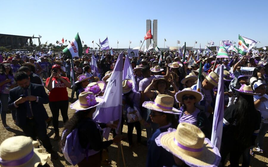 Marcha das Margaridas deve reunir mais de 100 mil mulheres em Brasília