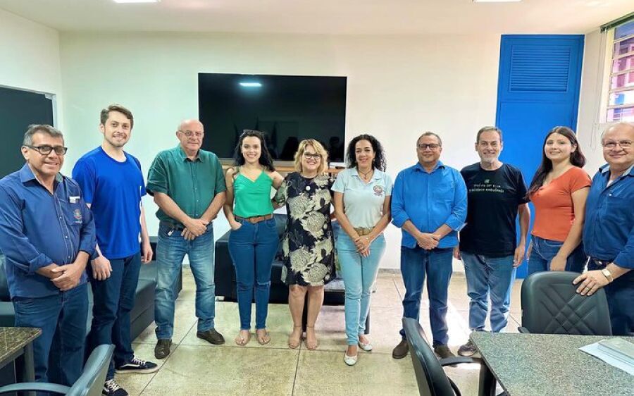 Prefeito Réus recebe equipe para alinhamento do Encontro  Regional do Plano Estadual de  Economia 