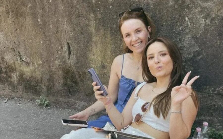 Larissa Manoela: Mãe declara amor à atriz, nega acusações e é criticada