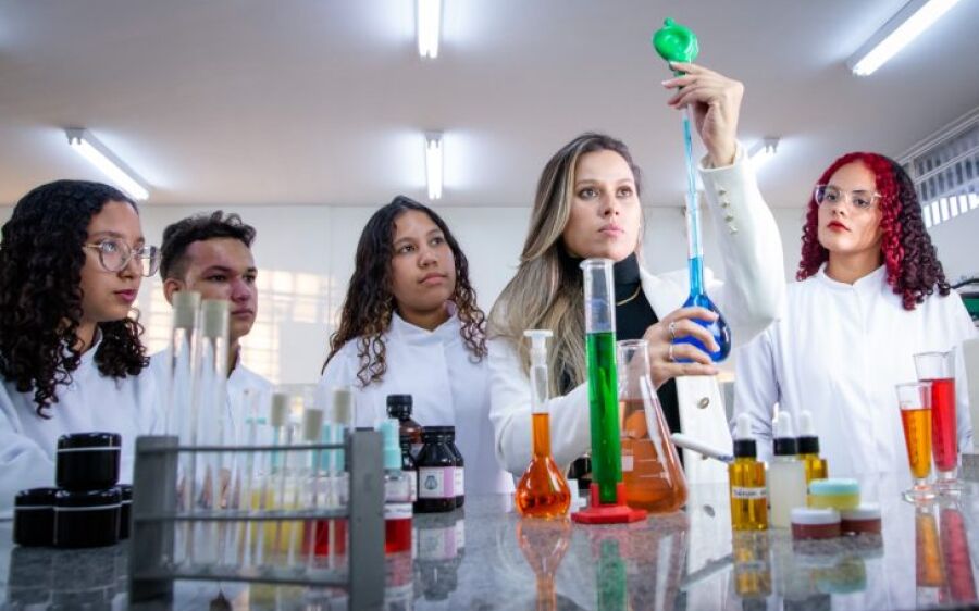 Alunos de escola estadual da Capital produzem ciência com incentivo da Fundect 