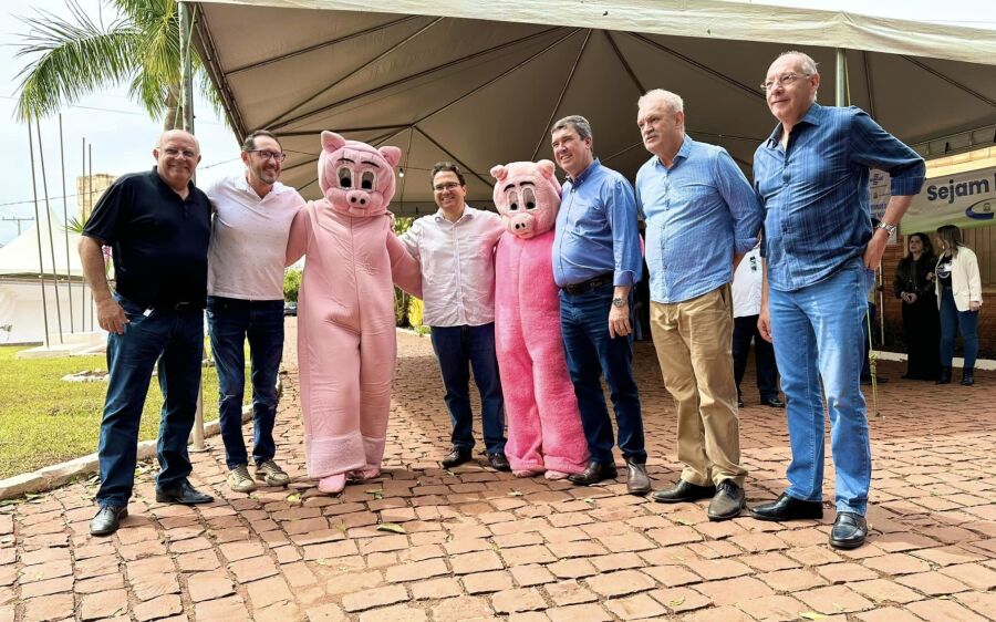 Prefeito Réus acompanha  comitiva do Governador Eduardo  Riedel na 27ª Festa do Leitão no Rolete