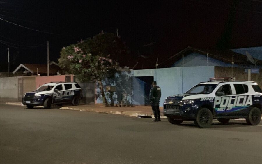 Jovem é executado com mais de 10  tiros dentro de residência