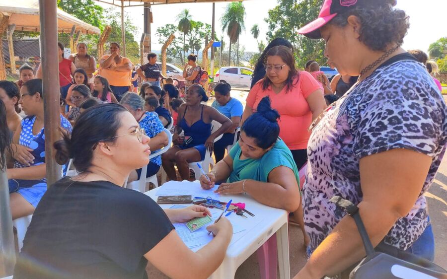 Reunião socioeducativa do programa Bolsa Família é realizada no ESF Vila Nova.