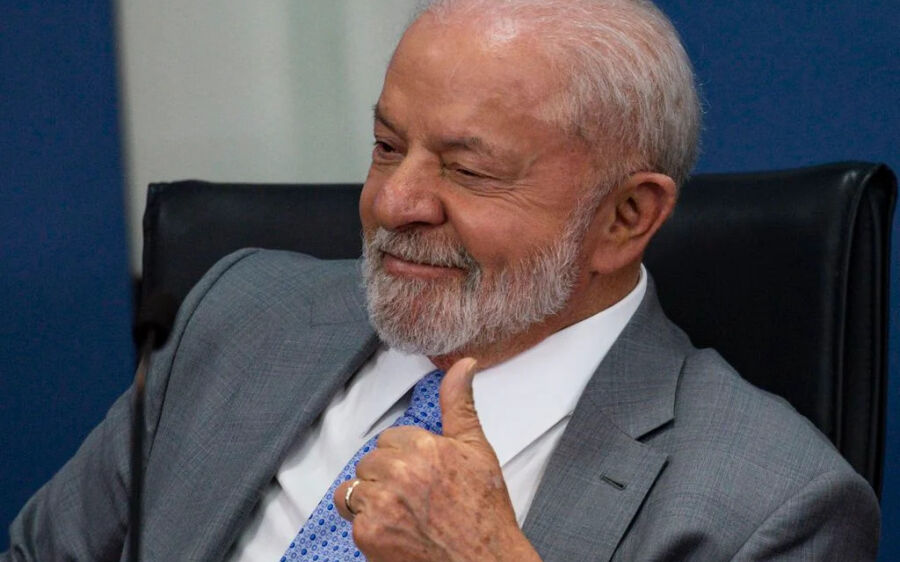 Lula sanciona lei que altera Imposto de Renda e salário  mínimo; entenda o que muda