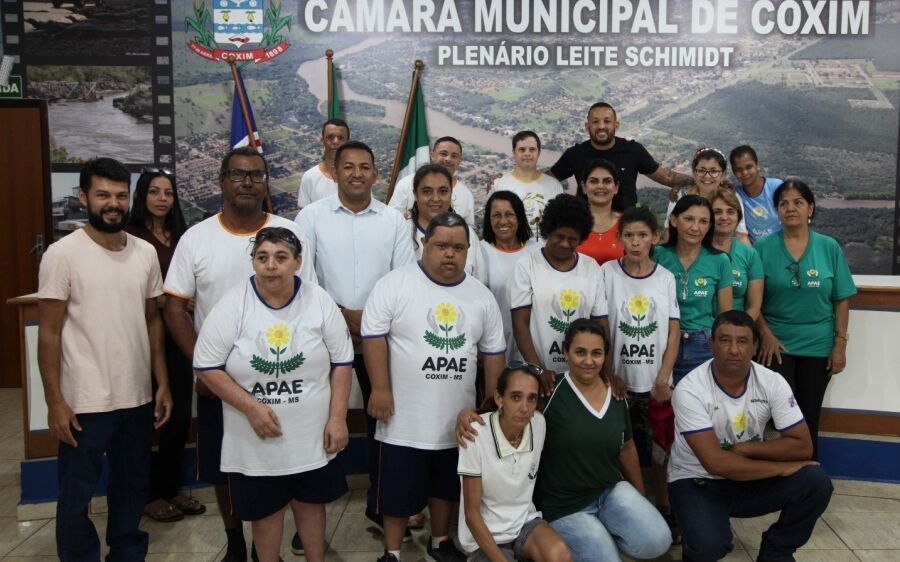 Alunos da APAE de Coxim visitam a Câmara Municipal na Semana Nacional da Pessoa com Deficiência