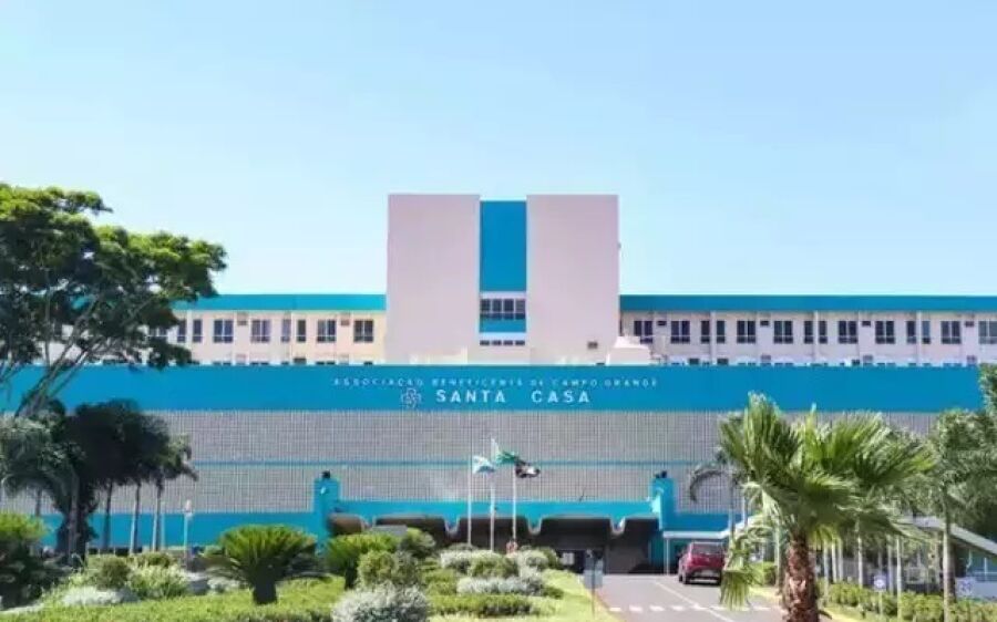 Homem apanha até entrar em coma por  encostar em moto de “chefe de gangue”