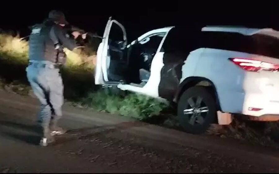 Motorista abandona 2,7 toneladas de maconha na MS-156