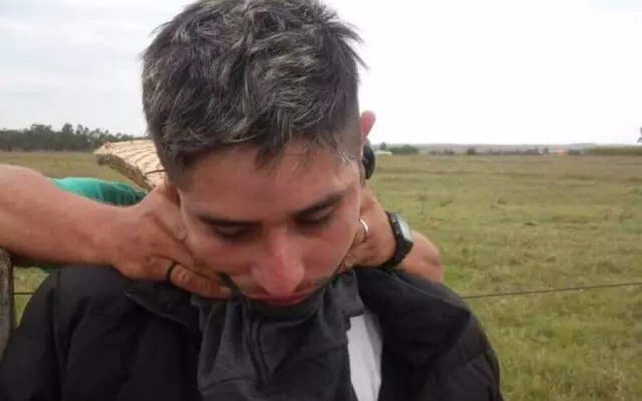 Juiz decreta prisão de ladrão de veículos amarrado em cerca de fazenda