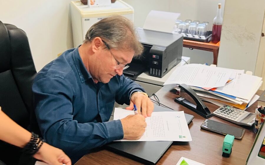 Prefeito de Coxim paga complemento salarial da enfermagem com apoio do governo federal