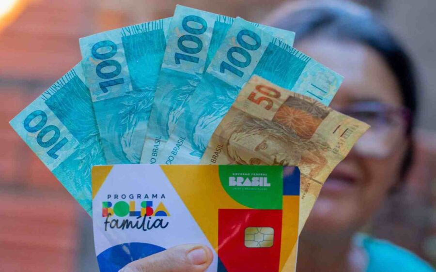 Pagamentos do Bolsa  Família serão retomados  no dia 18 de setembro