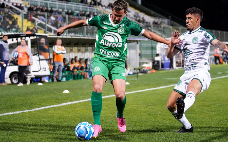 Guarani vence Chapecoense e alcança vice-liderança