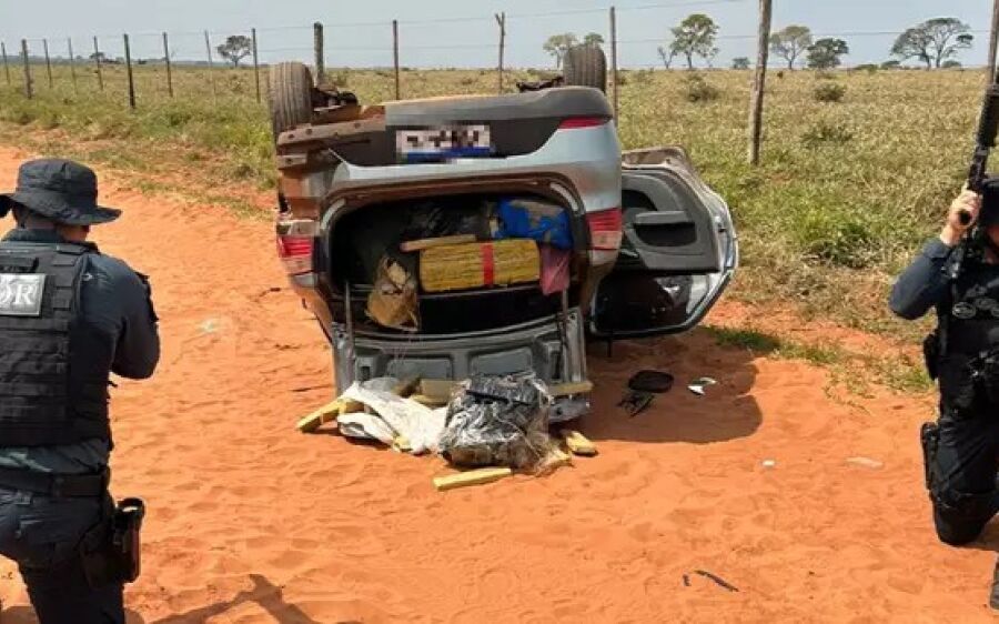 Homem morre após capotar veículo com 943 quilos de maconha