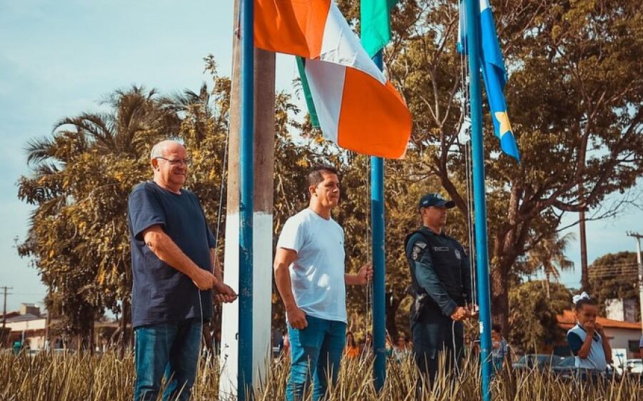Prefeitura de Rio Verde Celebra os 201 Anos da Independência com Hasteamento das Bandeiras