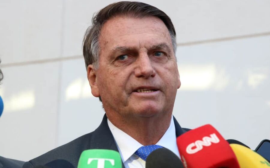 Ex-presidente Bolsonaro é internado em SP para passar por cirurgias