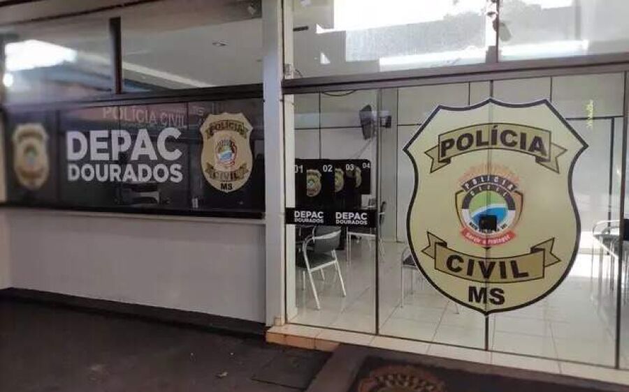 Trancada em apartamento, jovem passa o dia apanhando do namorado