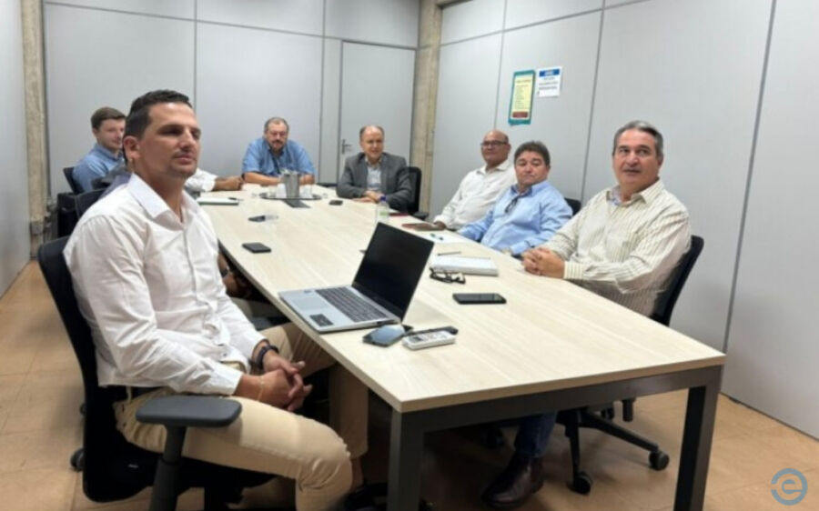 Plano experimental para o plantio de soja em Coxim é discutido em reunião na SEMADESC