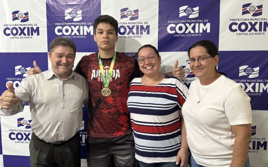Prefeito Edilson Magro recebe campeão brasileiro de wrestling sub-15