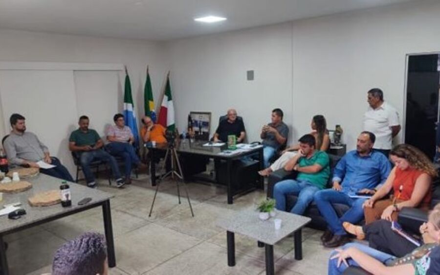 Situação econômica  leva Prefeitura de Rio Verde a mudar expediente;  vereadores acompanham anúncio