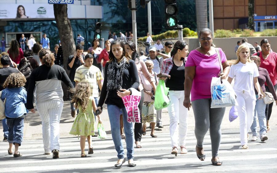 Taxa de desemprego cai para 7,8% em agosto, revela IBGE