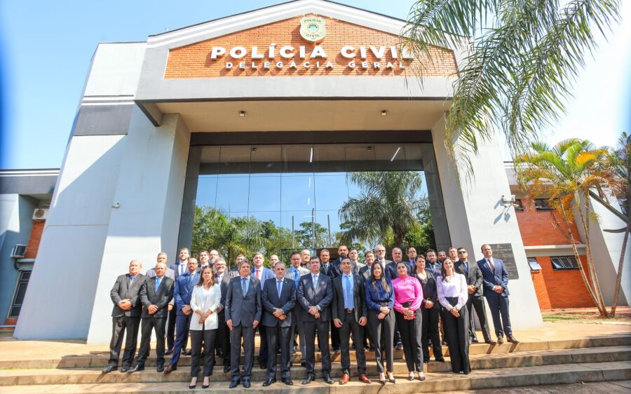 Governador participa de  reunião do Conselho da Polícia Civil e formaliza promoção  funcional da car