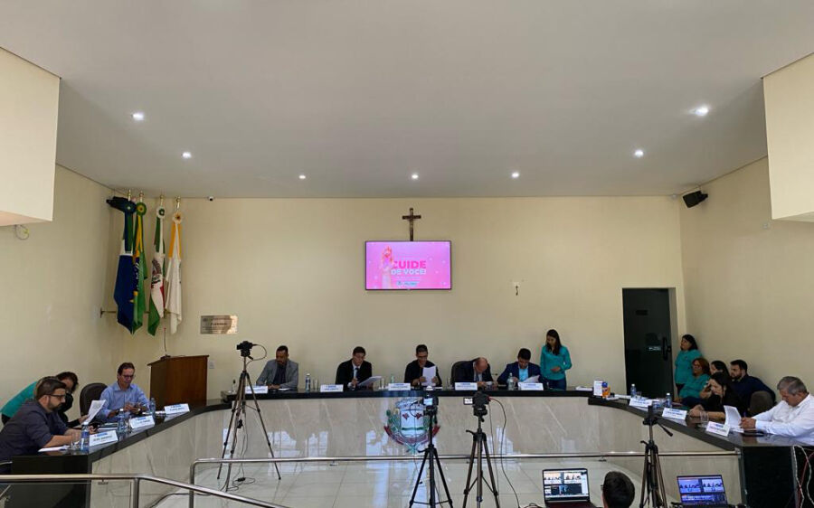 Câmara de Rio Verde homenageia personalidades da Banda Municipal na primeira sessão do mês