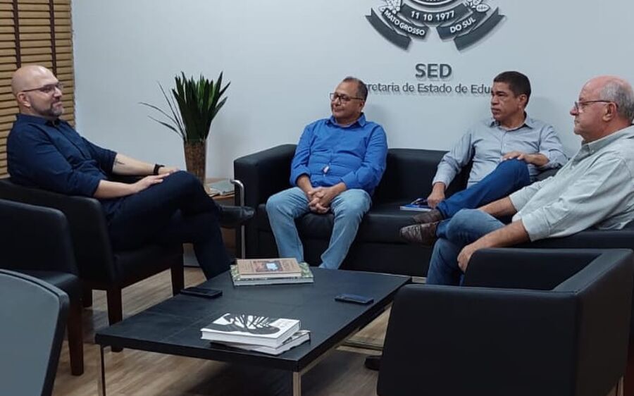 Prefeito Réus e Autoridades Estaduais Alinham Estratégias para o Futuro  Educacional de Rio  Verde