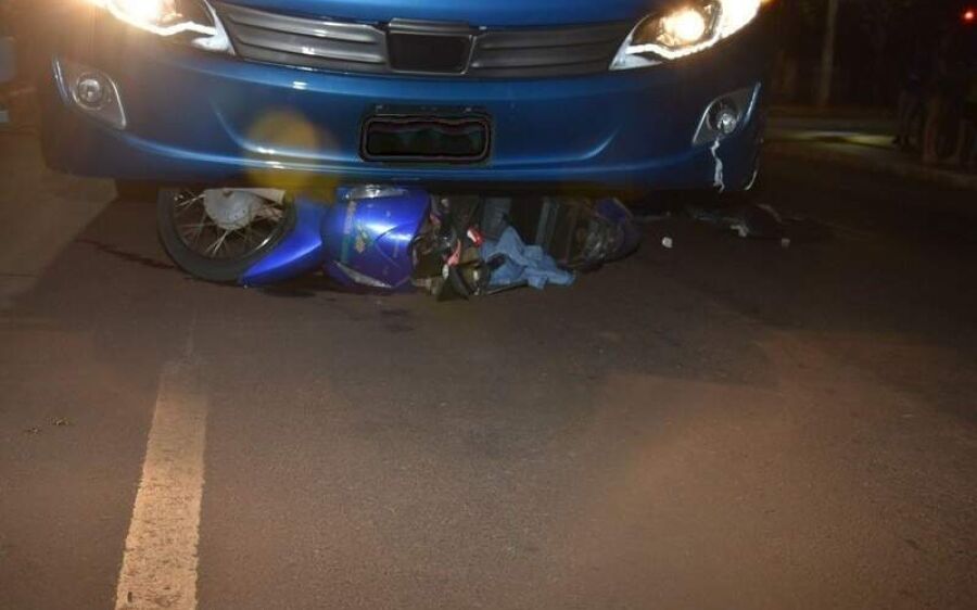 Duas pessoas morrem após colisão entre moto e ônibus