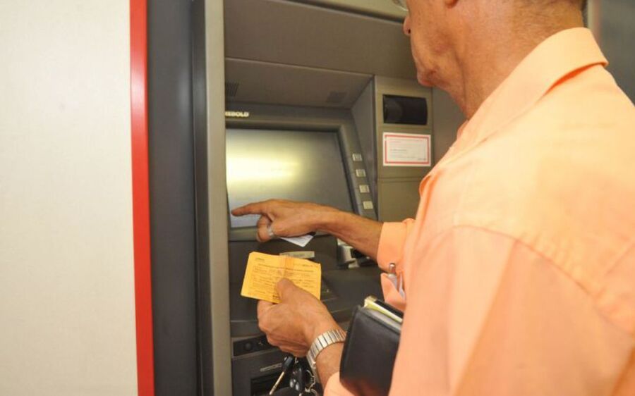 Bancos terão atendimento normal e contas vencidas no feriado, podem ser pagas sem  acréscimo. 