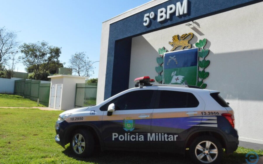 PM age rápido e captura foragido após perturbação em estabelecimento comercial