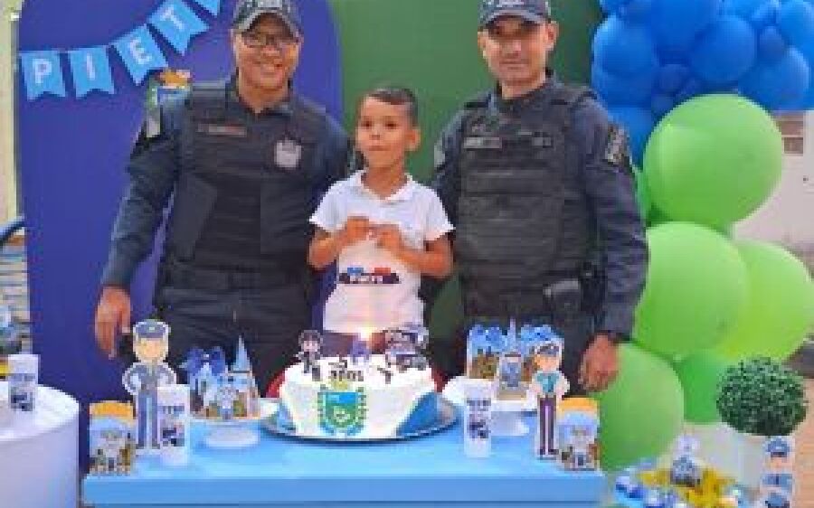 Polícia Militar realiza surpresa emocionante no aniversário de 5 anos do pequeno admirador em Coxim