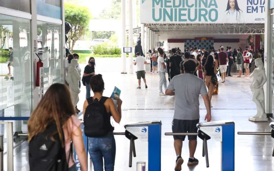 Saiba como as notas Enem podem ser usadas no Brasil e no exterior