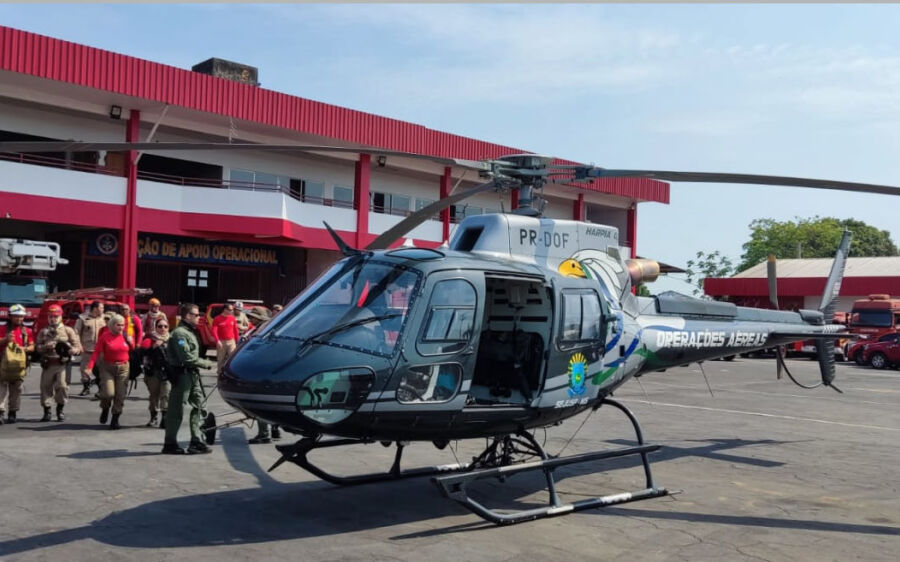 Helicóptero do Governo de MS atua no combate aos incêndios florestais no Amazonas