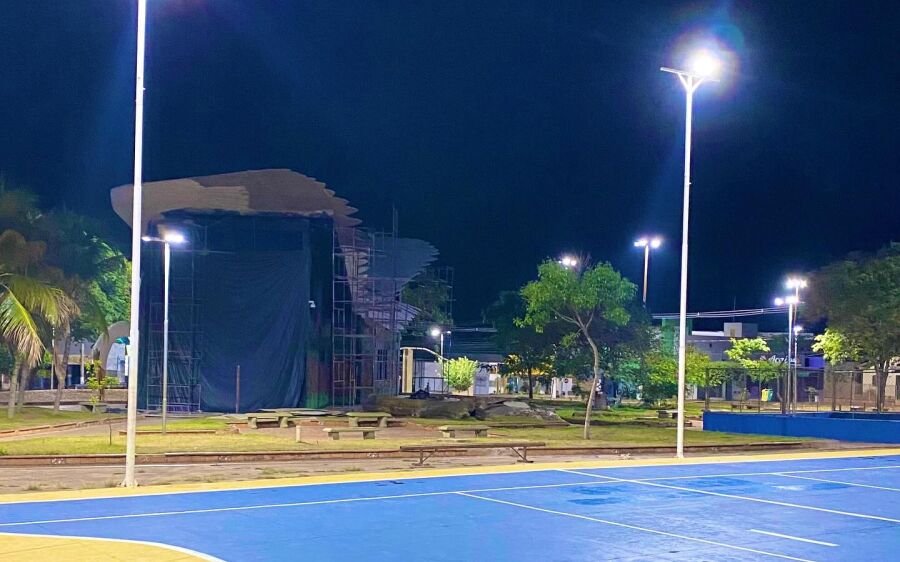 Nova Iluminação de LED na Quadra de Esportes da Praça das Américas
