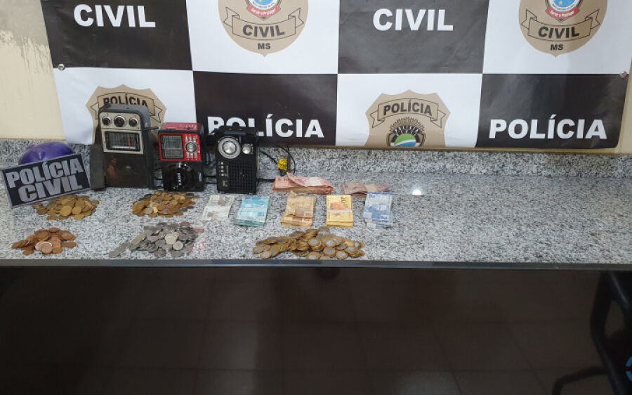 Polícia Civil recupera TV de 60 polegadas e apreende dinheiro em boca de fumo
