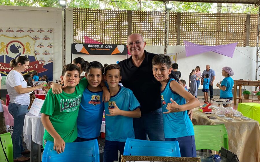 Prefeito Réus Fornari Visita o Evento OUTUBRO EMPREENDEDOR na Escola Reino do Saber