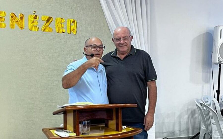 Prefeito Reus Fornari Prestigia Celebração do 41º Aniversário da Igreja Batista Céu Azul