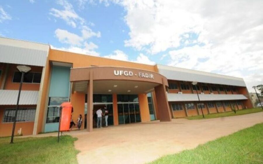 Polícia Federal investiga desvio de pelo menos R$ 563 mil da UFGD