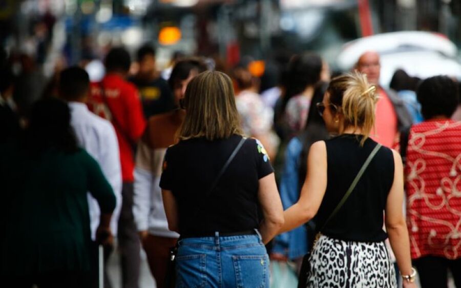 Censo 2022: mulheres são maioria em todas as regiões pela primeira vez