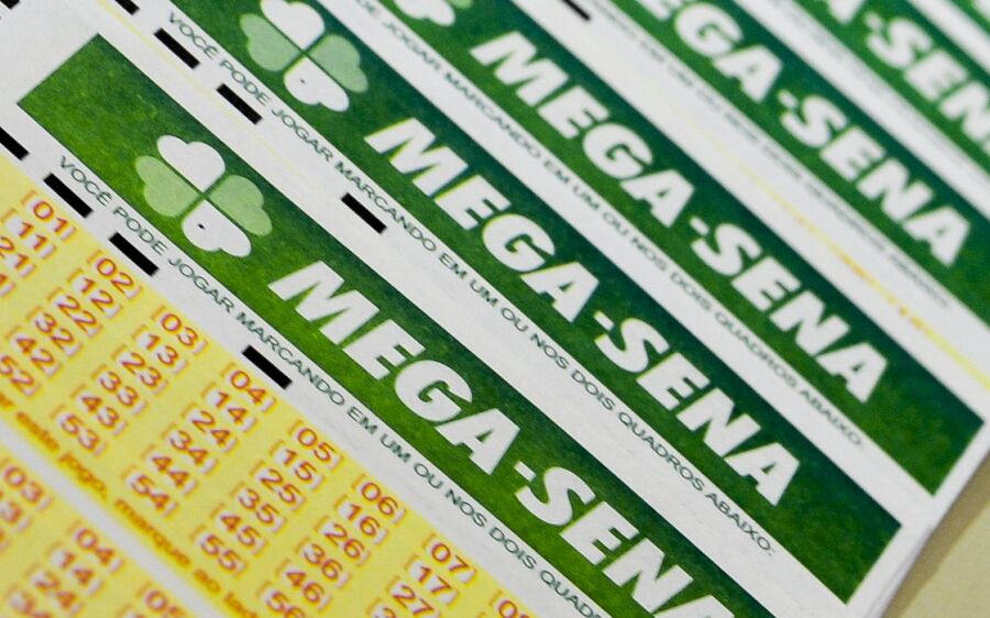 Mega-Sena acumula e pode pagar R$ 105 milhões no próximo sorteio