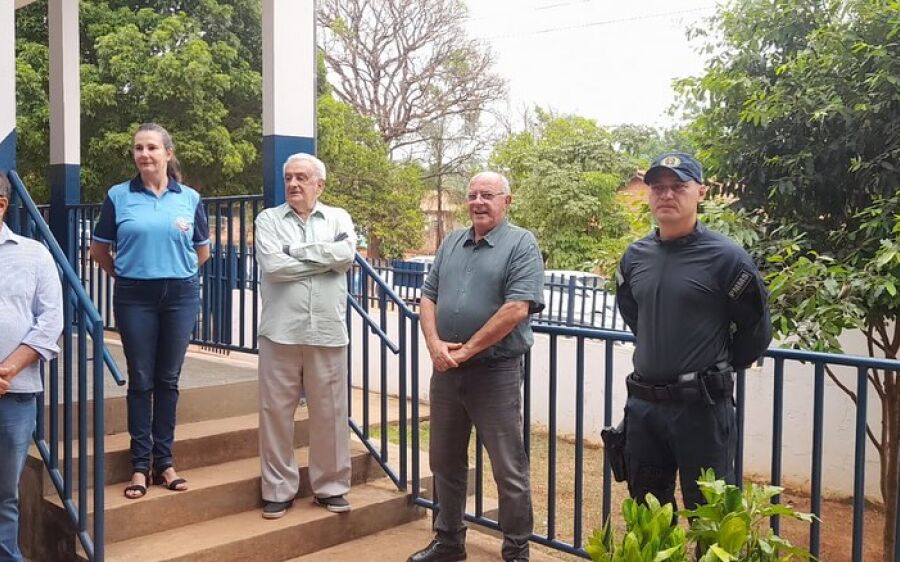 Sr. Tarcísio Delgado  visita Rio Verde e conhece de perto a estrutura da Escola Municipal Cívico-Mil