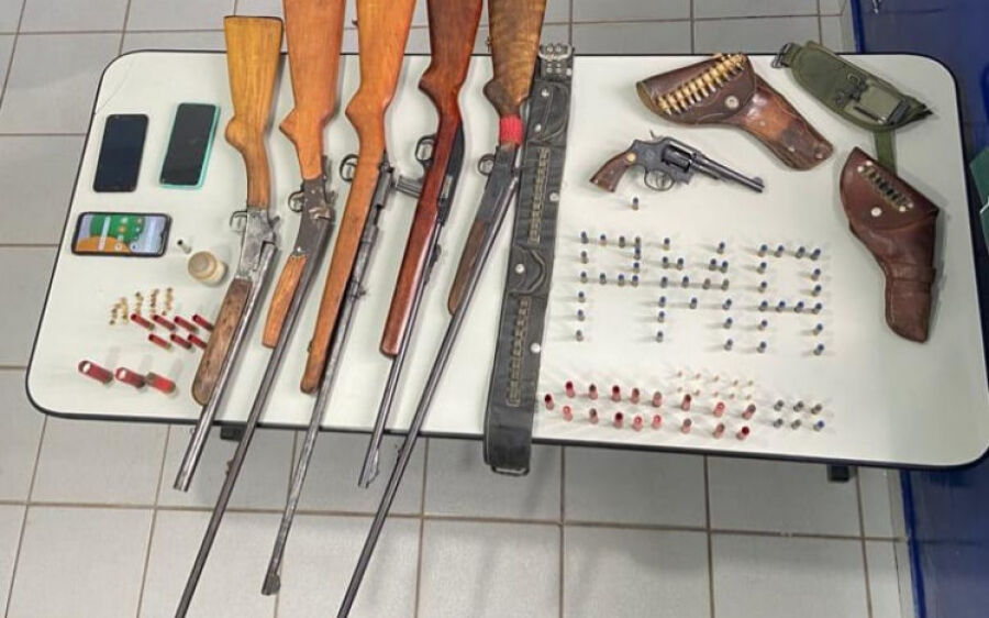 Homens são presos com armas de fogo e são autuados por caça ilegal
