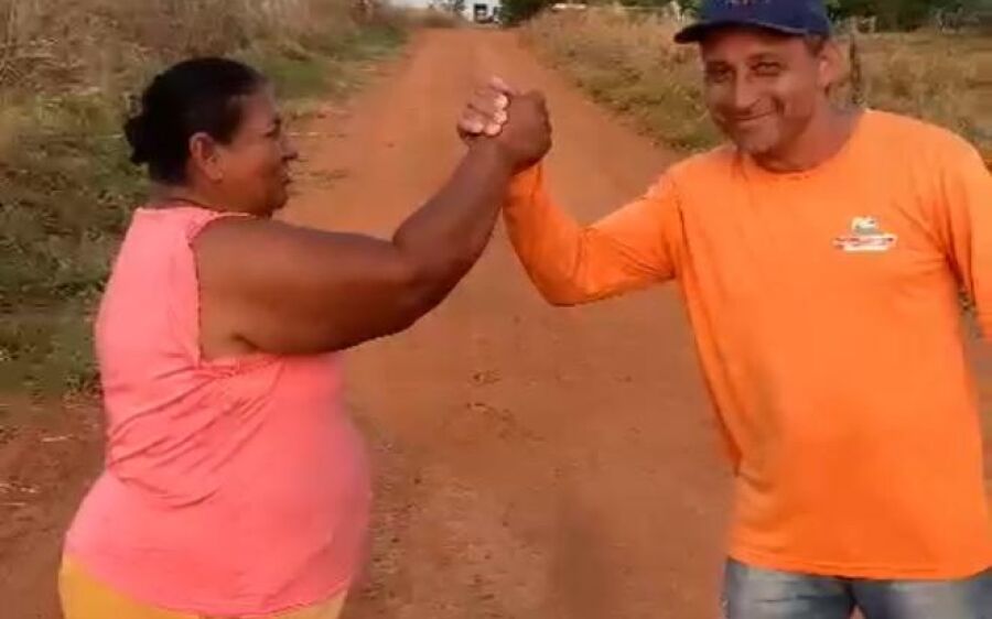 Ângelo acompanha trabalho nas ruas da Associação Vida Nova no Campo