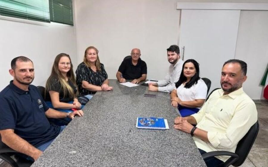 Prefeito Réus garante repasse do piso salarial aos profissionais da saúde