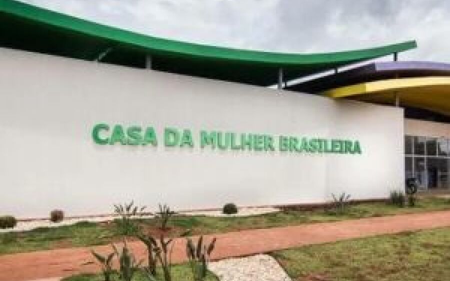 Durante discussão, mulher desfere facada em órgão genital de marido e homem revida com golpe 